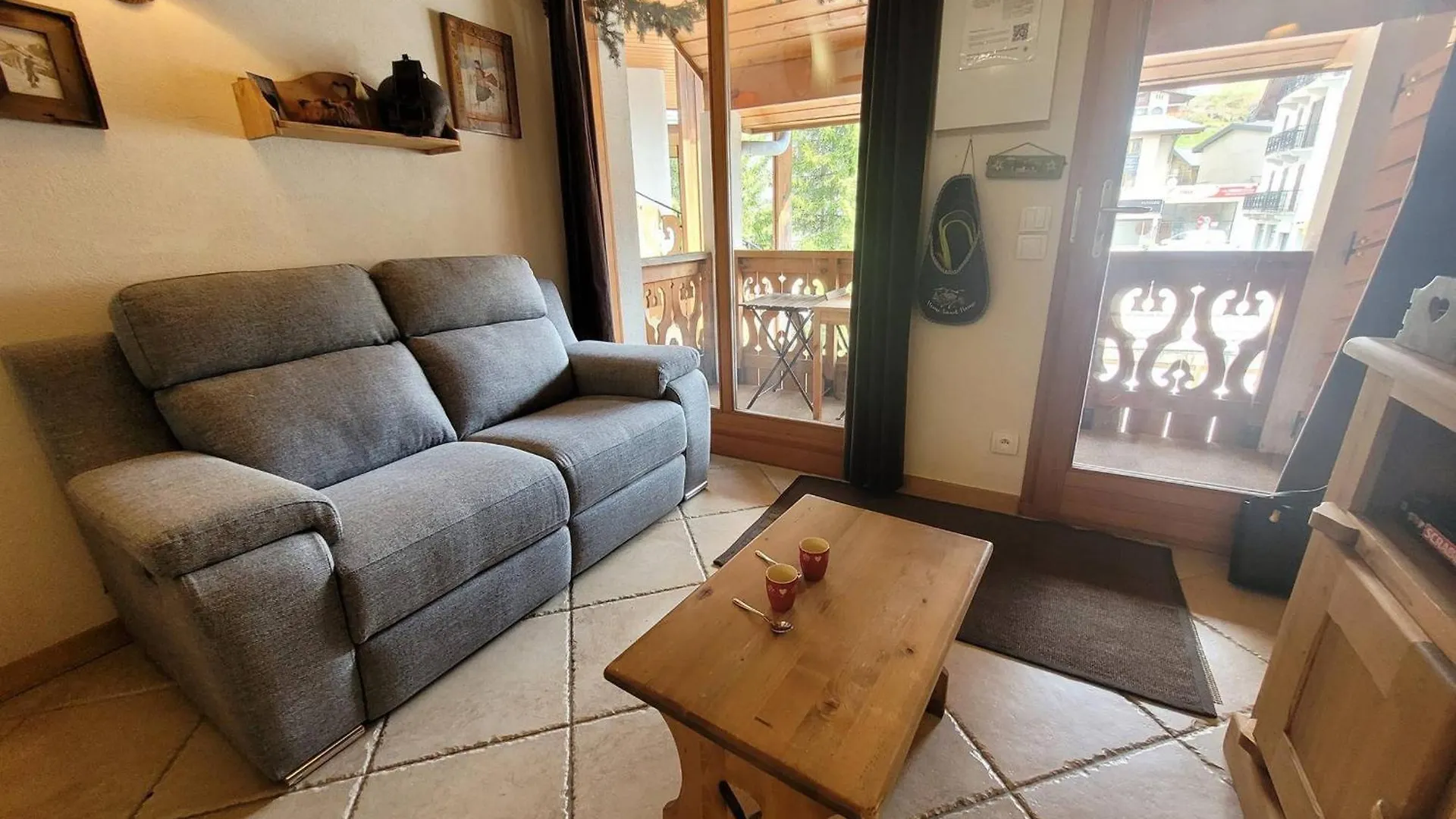 Appartement Renove 2 Pieces + Mezzanine, Centre Les Gets, Parking - Fr-1-598-77
